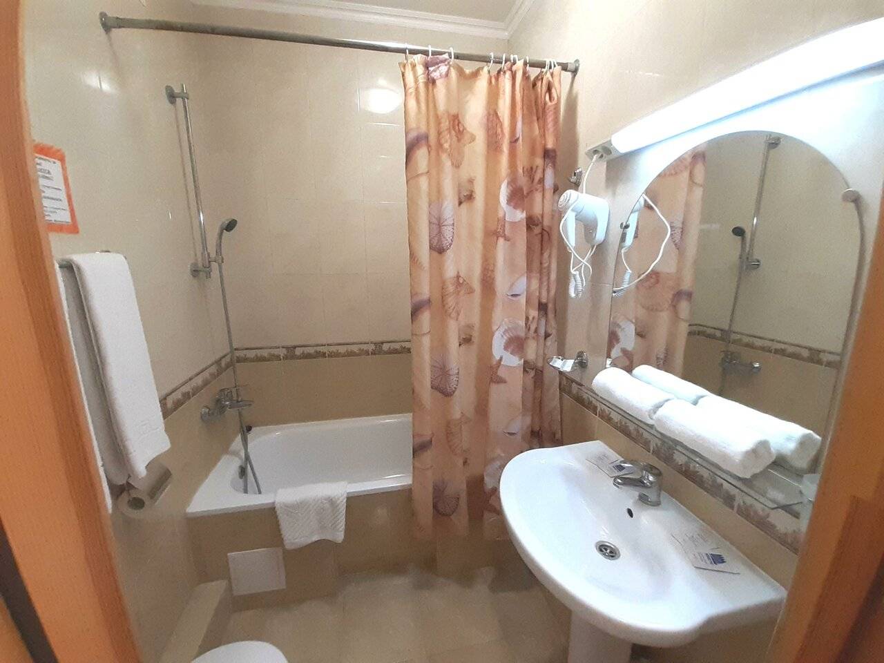 Фотографии номера «Стандартный»  с балконом и видом на море в Гостинице Высокий берег Анапа